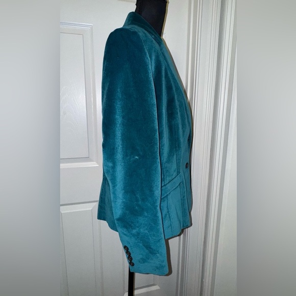 Vintage Talbots Blue Velvet Blazer with Notched Lapels - Picture 5 of 7